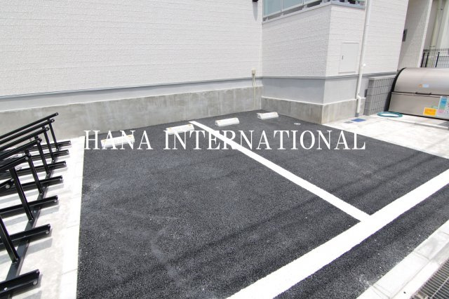 リブリ・アリュールKの駐車場