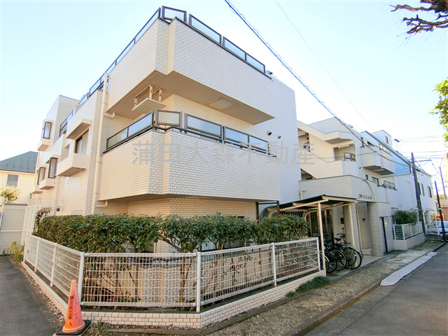 日神パレス久が原の外観|1987年9月築　RC鉄筋コンクリート造地上3階建て総戸数18戸の人気分譲賃貸
東京都大田区南久が原2丁目　東急池上線久が原駅近徒歩3分、東急多摩川線鵜の木駅徒歩6分