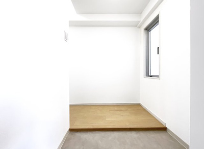 【玄関】 | コスモウイング宇治 | 玄関は結構、余裕のあるスペースですのでシューズボックスも十分置けます。