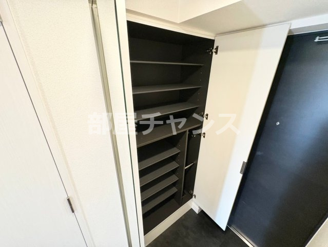 プレサンス新栄リベラの収納