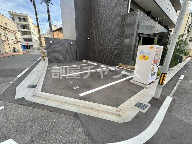 プレサンス新栄アーバンフローの駐車場