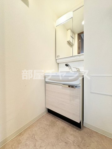 プレサンス桜通ベルノの独立洗面台