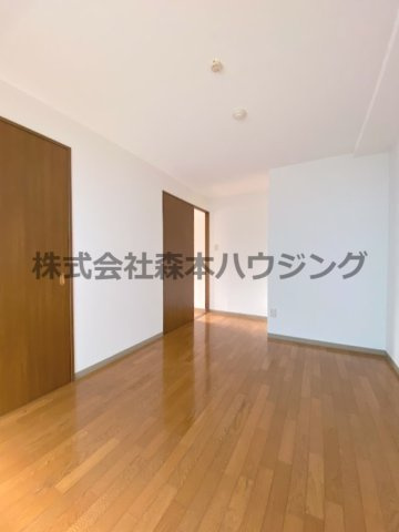 【寝室】 | 　メゾンバニNo.1 | 落ち着いて過ごせるお部屋なので、寝室にいかがでしょうか