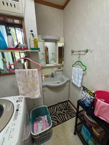 勝浦市吉尾　中古戸建の独立洗面台