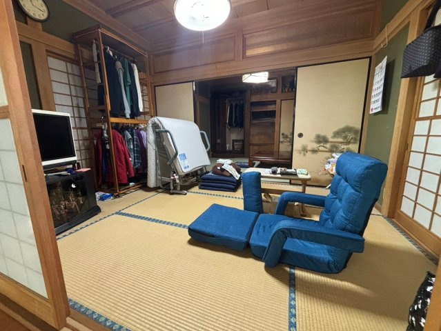 勝浦市吉尾　中古戸建の居間・リビング