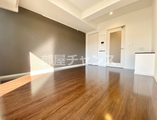 カスタリア新栄IIの居間・リビング