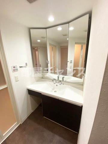 カスタリア新栄IIの独立洗面台