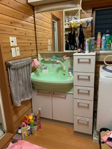 勝浦市吉尾　オール電化中古戸建の独立洗面台