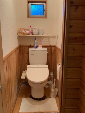 勝浦市吉尾　オール電化中古戸建のトイレ