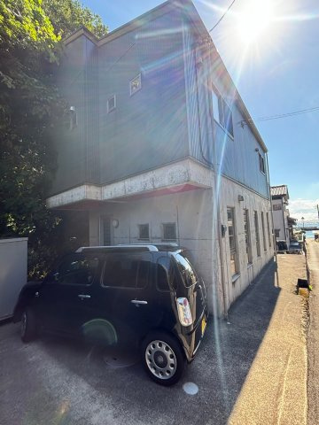 勝浦市吉尾　オール電化中古戸建の前面道路含む現地写真