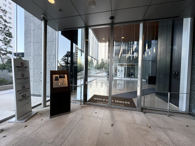 ワールドシティタワーズブリーズタワーのエントランス