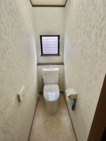 泉佐野市泉ケ丘２丁目戸建のトイレ