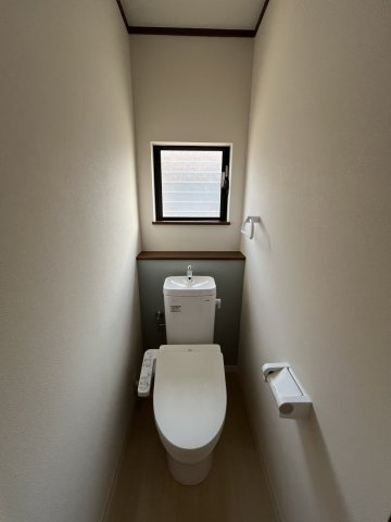 泉佐野市泉ケ丘２丁目戸建のトイレ