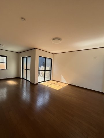 泉佐野市泉ケ丘２丁目戸建の居間・リビング