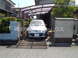 【駐車場】 | カーポート付の駐車場です。