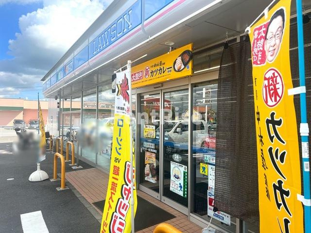 エクセレンスの駐車場|ローソン 一宮三条道東 0.1km