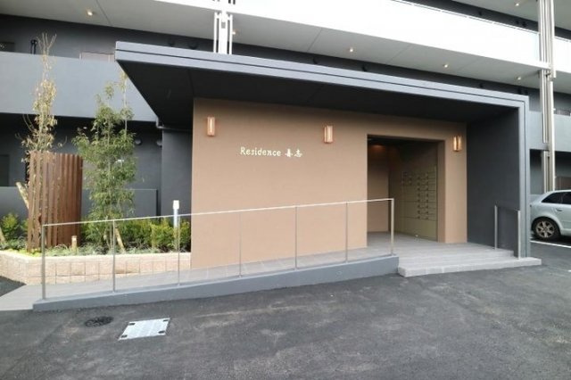 レジデンス喜志のエントランス