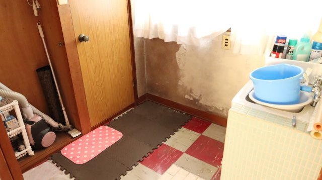 【中古】安曇野市穂高柏原の脱衣所