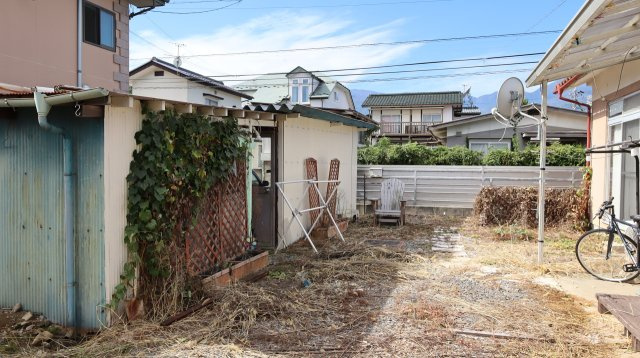 【中古】安曇野市穂高柏原の庭