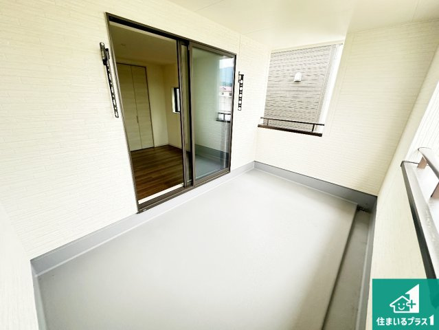 桜井市金屋　第6期　新築一戸建てのバルコニー|日当たりのよいバルコニー！お部屋が開放的に！