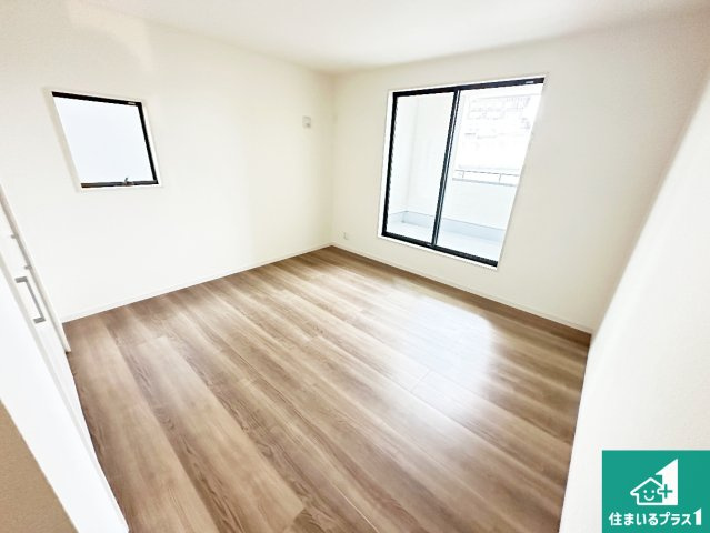 桜井市金屋　第6期　新築一戸建ての洋室|シンプルな洋室は、自分好みのインテリアが楽しめます♪ご家族とインテリアや家具を選びに行くのは新築購入時の醍醐味の一つです。ぜひお楽しみください♪