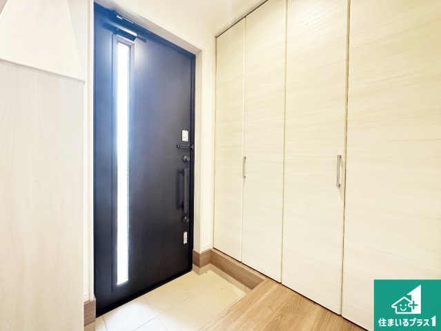 桜井市金屋　第6期　新築一戸建ての玄関|シューズボックスにはたくさんの靴が収納できるので玄関周りはいつもスッキリ！ご家族が増えても安心！