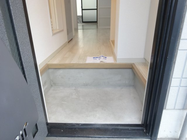 エステート小林の玄関