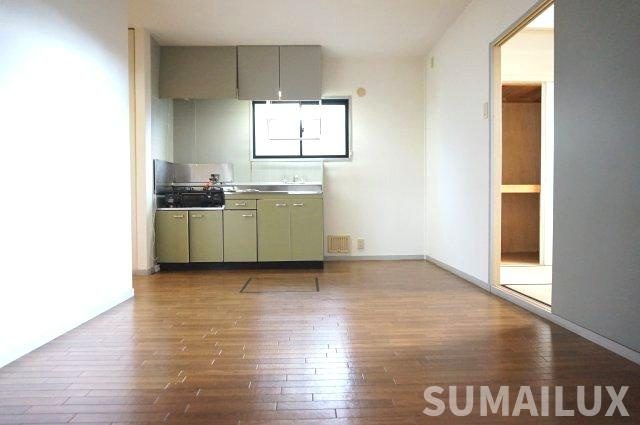 熊本市東区小山５丁目のアパートの居間・リビング