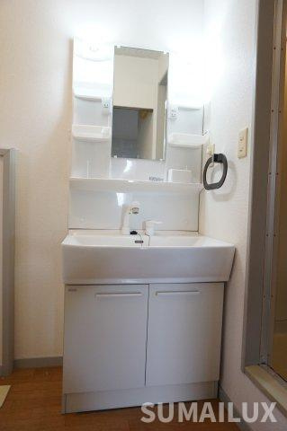 熊本市東区小山５丁目のアパートの独立洗面台