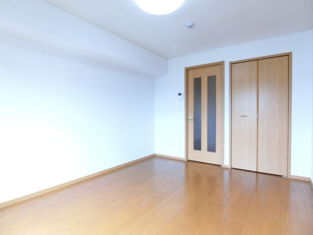 コーラル ガーデンの洋室