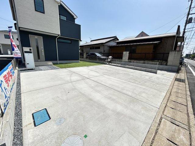 新築　高崎市江木町23-1期　LIGNAGE　1号棟の駐車場|現地写真　駐車スペースは並列2台分可能です！
