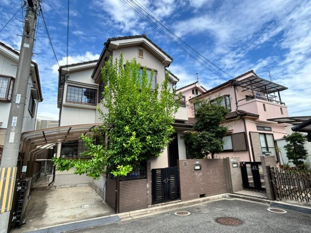 幾野４丁目　中古一戸建ての外観|新しい生活にいかがでしょうか？外観はお住まいの顔になります。こだわりたいポイントですね。外壁塗装や屋根塗装のご相談も承っております。
■現地内覧・資金計画相談・住宅ローン相談もお問合せ受付中■