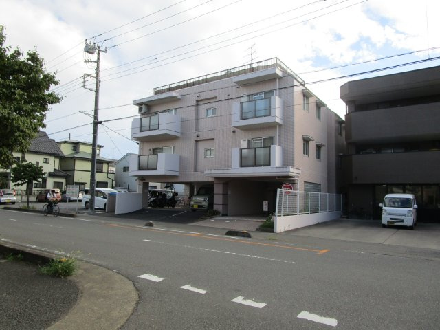 桶川市神明　中古マンションの外観