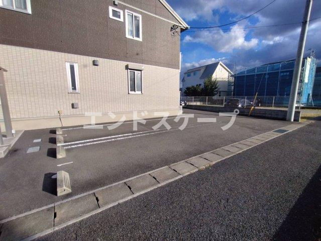 アンベリールの駐車場|高崎、前橋エリアのお部屋探しはエンドスケープまで！お客様の理想お聞かせ下さい♪