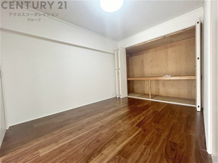 創造性や成長を促す遊びの空間を提供。学習や趣味に集中できる環境を整えます。個別のプライベートスペースは自己表現と自立心を育み、心地よい睡眠環境を整えリラックスできる場所を提供。