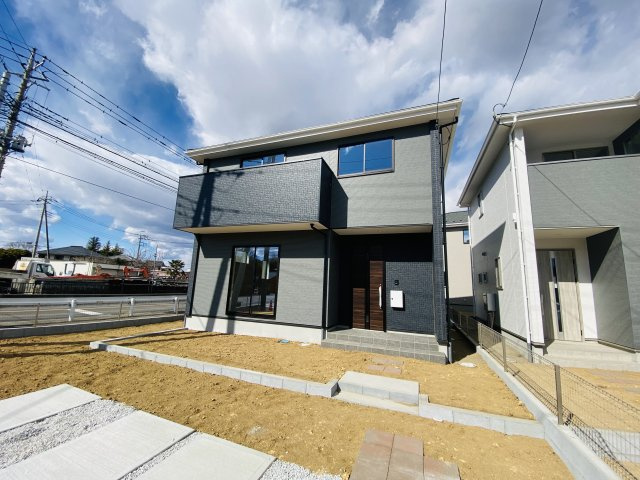 新築　伊勢崎市茂呂南町１期　2号棟の外観|現地写真　どうどう完成！ご内覧等、お気軽にお問合せください♪　							

