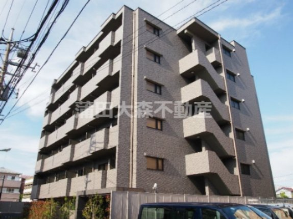 ルーブル羽田萩中の外観|住宅街の落ち着いた住環境がポイント！2013年5月築　RC鉄筋コンクリート造地上6階建て
1K～2DK総戸数62戸　東京都大田区萩中1丁目　京急空港線糀谷駅最寄りのン便期分譲賃貸マンション
