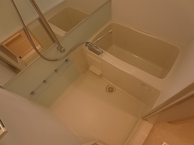 神戸市兵庫区南逆瀬川町のアパートの浴室|浴室