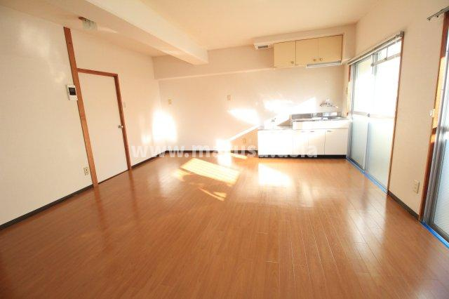 アモント中村の居間・リビング