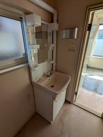 鶴富ビル　21坪の路面店テナントの洗面所