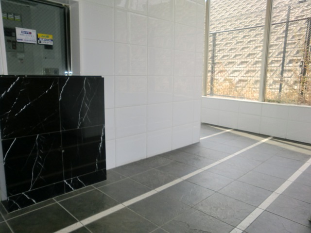 メロディア塚本のロビー