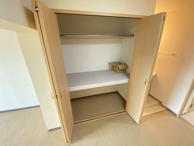 神戸市兵庫区上三条町の賃貸マンションの収納|クローゼット