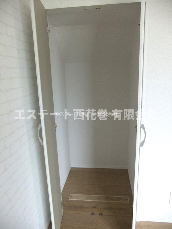 ソレイユ桜町の収納|階段下収納