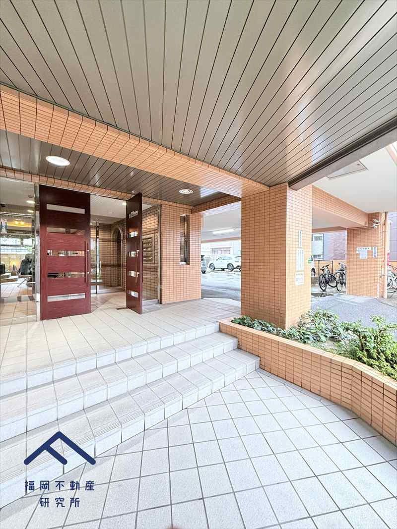 ダイアパレスグラン大橋のエントランス