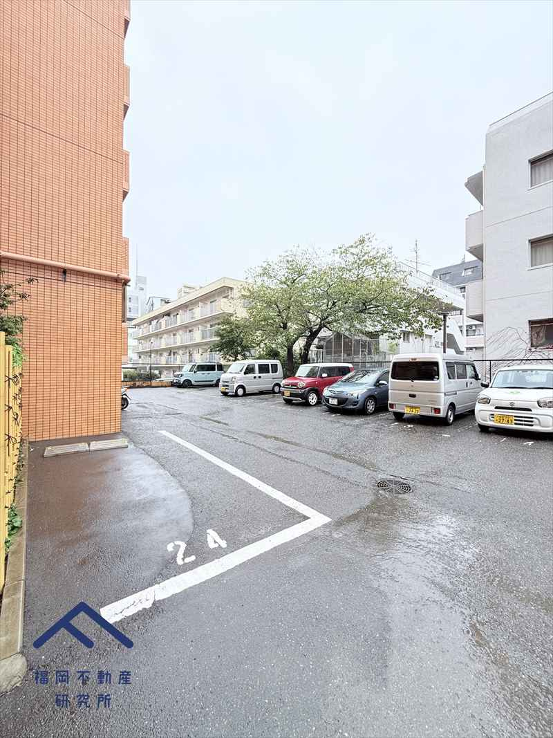 ダイアパレスグラン大橋の駐車場