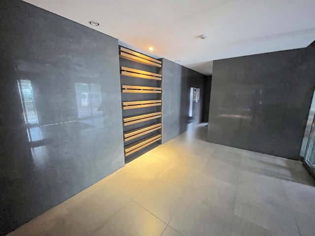 アルファステイツ春日のエントランス