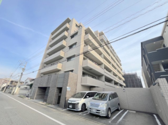 アルファステイツ春日の外観