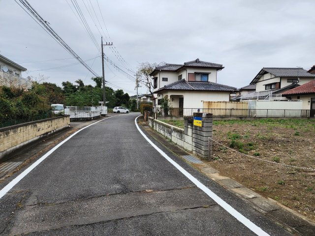高崎市城山町　売地の前面道路含む現地写真