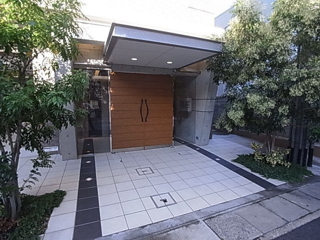 神戸市兵庫区中道通１丁目の賃貸マンションのエントランス