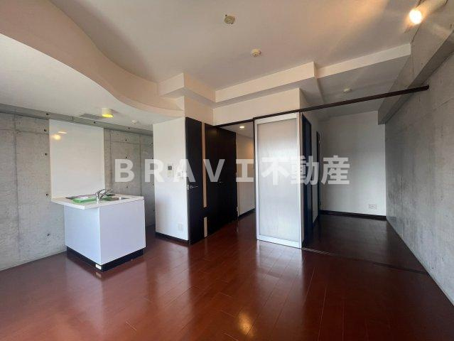 ドリームネオポリス桜ノ宮の居間・リビング|ゆったりとしたリビングです